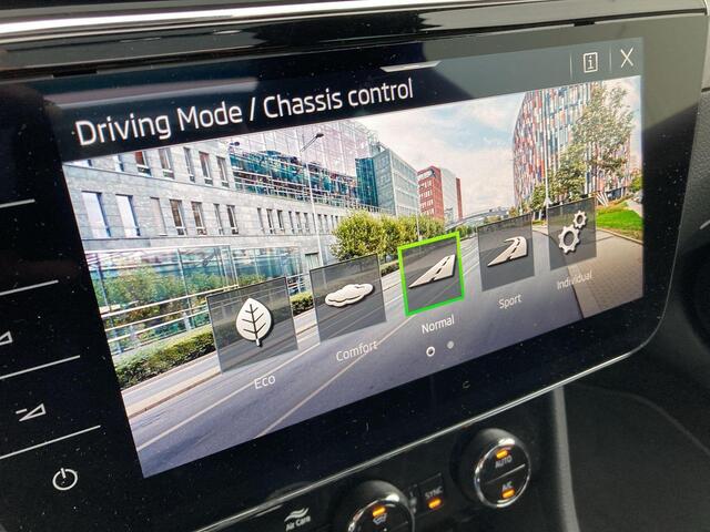 Skoda SUPERB 1.4TSI iV 160kW/218PK Sportline DSG · Panoramadak · Trekhaak · 360°Camera + Parkeersensoren