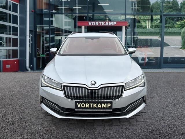 Skoda SUPERB 1.4 TSI DSG AMBITION TREKHAAK/CAMERA/STOEL+STUURVERW/NAVI