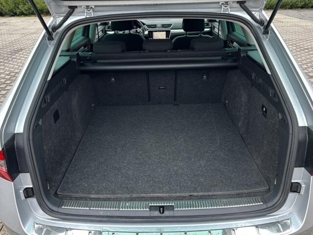 Skoda SUPERB 1.4 TSI DSG AMBITION TREKHAAK/CAMERA/STOEL+STUURVERW/NAVI