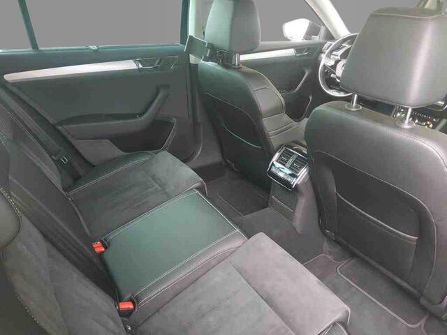 Skoda SUPERB Combi 1.4 TSI iV 218pk PHEV Business Plus / Panoramadak / Trekhaak / Alcantara / Wordt Verwacht