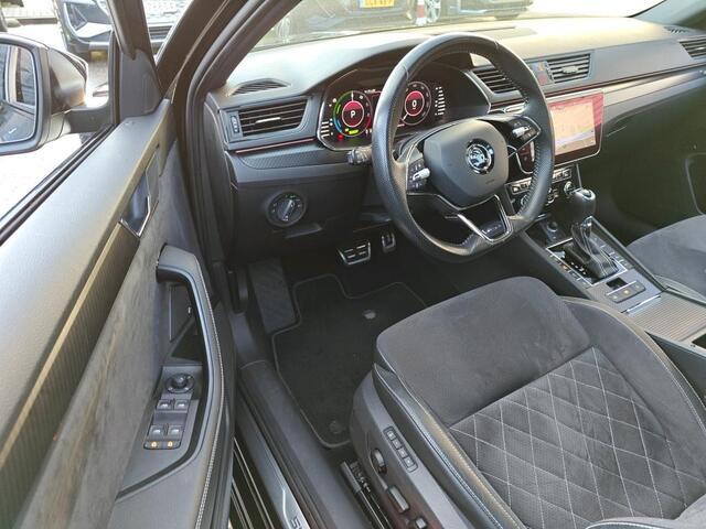 Skoda SUPERB Combi 1.4 TSI iV 218pk Sportline Business DSG Automaat Panoramadak / Navigatie / Camera / LED verlichting / Sport-Comfortstoelen