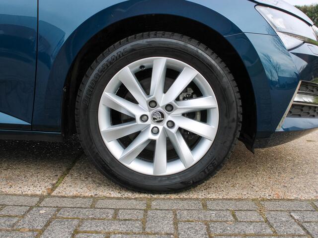 Skoda SUPERB Combi 1.4 TSI iV Business Edition Plus ACC Lane assist LED