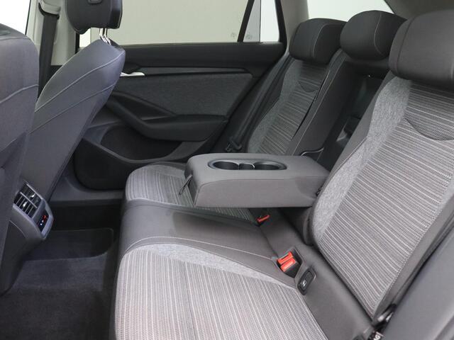 Skoda SUPERB Combi 1.5 TSI PHEV Edition 204PK DSG Pano-Schuifdak, Trekhaak, 17" LM Velgen, Achteruitrijcamera, Side Assist, Navi via Apple Carplay/Android Auto, Stoelverwarming