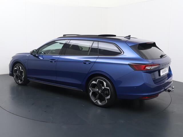 Skoda SUPERB Combi Sportline Business 1.5 TSI PHEV 204 PK DSG Automaat | Panorama dak | Suite Sport Leder | 19" lichtmetalen velgen | Trekhaak | Canton Geluidssysteem |