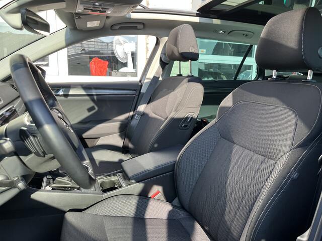 Skoda SUPERB Combi 1.4 TSI iV Style / AUTOMAAT/ PANO/ TREKHAAK/ STANDKACHEL/ MEMORY SEAT/ ELEK.KLEP/ PARK.SENSOR.V+A/ 360 CAMERA/ ACC/ DCC/ STUUR+STOELVERWARM.V+A/ KEYLESS/ SMARTLINK/ DODEHOEK/ NAVI/ DAB/ CLIMA/ LED/ 17'' LMV