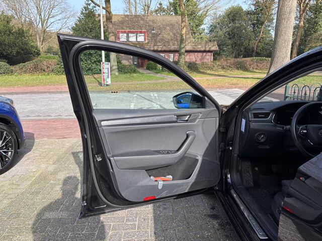 Skoda SUPERB Combi 1.4 TSI iV Business Edition Plus