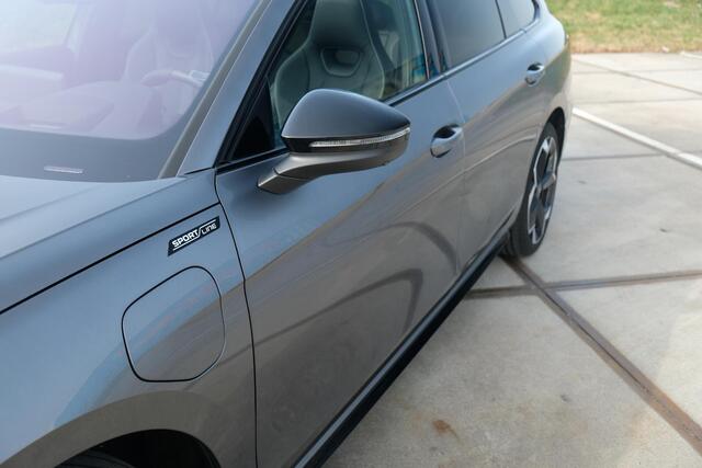 Skoda SUPERB Combi 1.5 TSI PHEV Sportline | PANO | TREKHAAK | 19" TORCULAR VELGEN | DCC | HEAD-UP DISPLAY