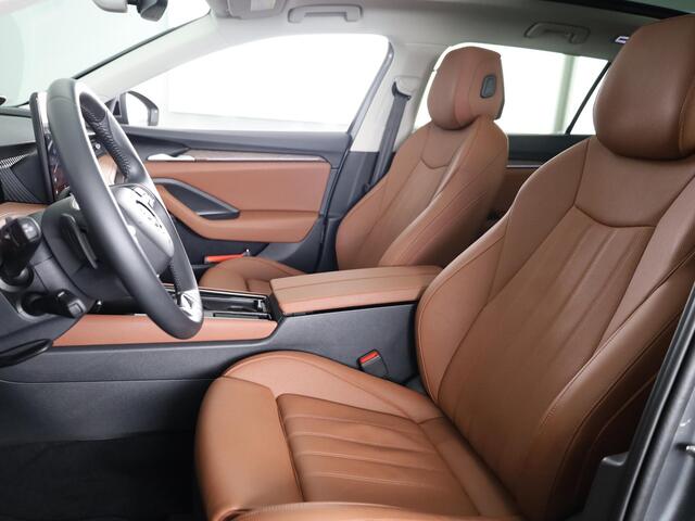 Skoda SUPERB Combi 1.5 TSI MHEV Business Edition 150 pk DSG | Verlengde garantie | Navigatie | Panoramadak | Parkeersensoren | 360° Camera | Matrix LED koplampen | Stoelverwarming | voorstoelen met massagefunctie en geventileerd