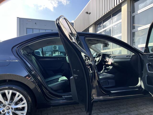 Skoda SUPERB 1.5 TSI ACT Business Edition DSG ECC Trekhaak 1600kg trekgewicht Stoelverwarming Cruise controle Stoelmemorie Virtual display Stuurwielbediening Navigatiesysteem