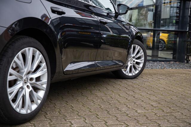 Skoda SUPERB Combi 1.4 TSI iV Business , Virtual cockpit, Canton, Carplay,