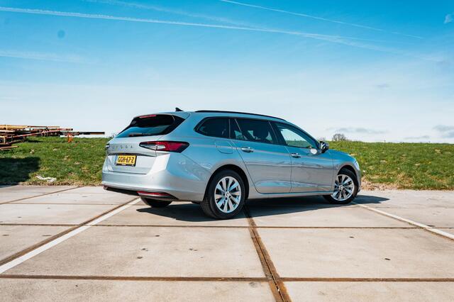 Skoda SUPERB Combi 1.5 TSI MHEV First Edition | TREKHAAK | CAMERA | LED | ALL SEASON BANDEN