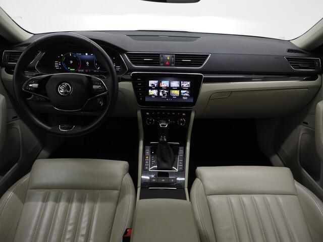 Skoda SUPERB Combi 1.4 TSI iV Laurin & Klement | Leder | Trekhaak | Canton | Adaptive Cruise | Keyless | Sfeerlicht | Memory | Carplay