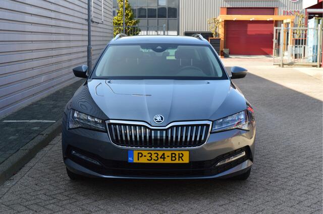 Skoda SUPERB Combi 1.5 TSI ACT Business Edition O.a: PDC, Stoelverw, Stoelgeheugen, Keyless, Carplay, Etc. All-in prijs!