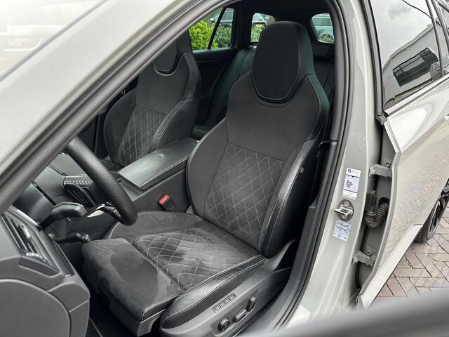 Skoda SUPERB Combi 1.4 TSI iV Sportline Business Panoramadak Adapt. Cruise LED Standkachel Trekhaak 19''LM