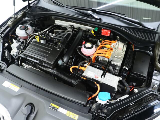 Skoda SUPERB Combi 1.4 TSI iV Laurin & Klement | Massage | Leder | Trekhaak | 360 | Canton | Keyless | Adaptive Cruise | Carplay