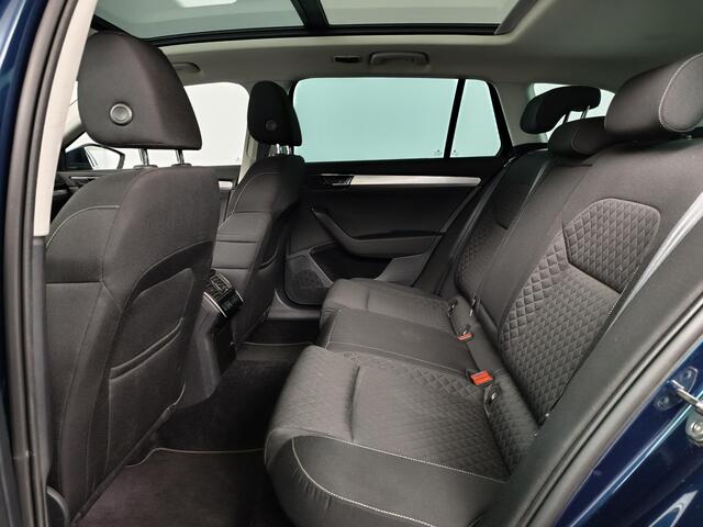 Skoda SUPERB Combi 1.4 TSI iV Business Edition l Schuifdak l Stoel/Stuurverwarming l Camera l Navigatie l