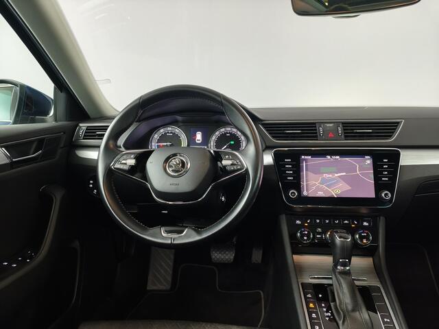 Skoda SUPERB Combi 1.4 TSI iV Business Edition l Schuifdak l Stoel/Stuurverwarming l Camera l Navigatie l