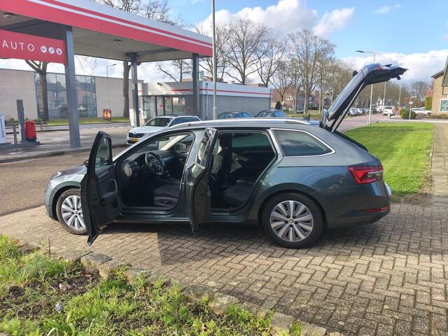 Skoda SUPERB Combi 1.4 TSi PHEV, Pano, Navi, Dig cockpit