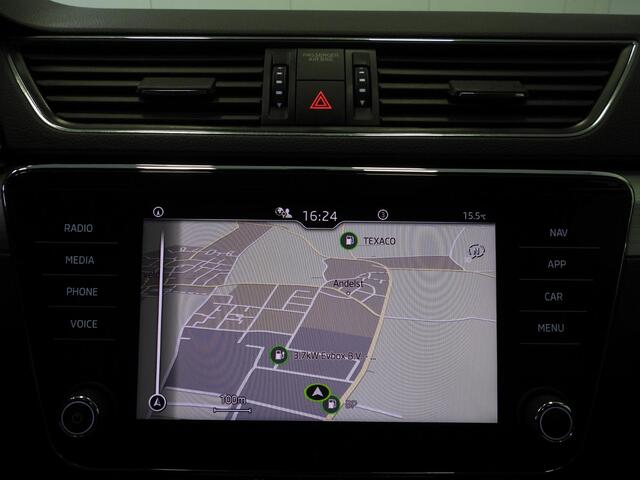 Skoda SUPERB Combi 1.5 TSI ACT Business NAVI/SCHUIFDAK/LED/TREKH./16"LMV!