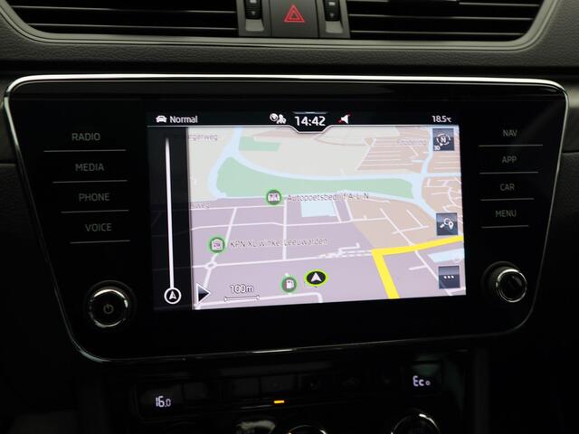 Skoda SUPERB 1.4 TSi 218 Pk iV Sportline Business | Panoramadak | Adaptive Cruise | Stuur/Stoel Verwarming | CarPlay | 19 Inch | 89.796 Km !!