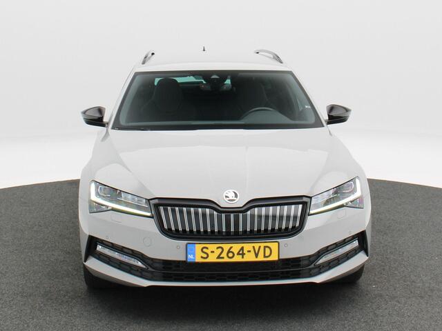 Skoda SUPERB Combi 1.4 TSi 218 Pk iV Sportline Business | Trekhaak | Stoelverwarming | CarPlay | Camera | Cruise Control | Navigatie | Full LED | 19 Inch | 91.754 Km !!