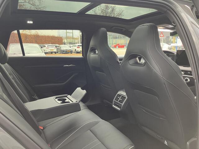 Skoda SUPERB Combi Sportline Business 1.5 TSI PHEV 204 PK | Trekhaak | 19" Lichtmetalen velgen | Panorama dak | Canton Geluid | Suite leder |