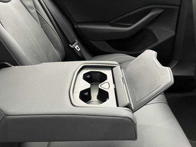 Skoda SUPERB Combi Sportline Business 1.5 TSI PHEV 204 PK | Trekhaak | 19" Lichtmetalen velgen | Panorama dak | Canton Geluid | Suite leder |