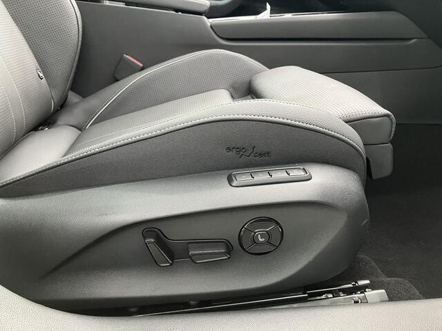 Skoda SUPERB Combi Sportline Business 1.5 TSI PHEV 204 PK | Trekhaak | 19" Lichtmetalen velgen | Panorama dak | Canton Geluid | Suite leder |