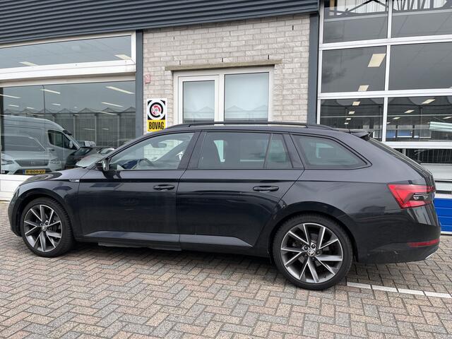 Skoda SUPERB Combi 1.4 TSI iV Sportline / AUTOMAAT/ TREKHAAK/ DCC/ SMARTLINK/ STUUR+STOELVERWARM./ MEMORY SEAT/ KEYLESS/ PARK.SENSOR.V+A/ CAMERA/ CRUISE/ DAB/ ELEK.ACHTERKLEP/ NAVI/ CLIMA/ LED/ 19'' LMV
