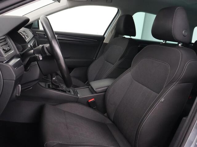 Skoda SUPERB 1.4 TSI iV Business Edition | 1e eigenaar | Stoelverwarming | Camera | Carplay | Full LED | Navigatie | Cruise control | Climate control | PHEV | Plug In