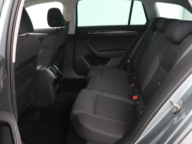 Skoda SUPERB 1.4 TSI iV Business Edition | 1e eigenaar | Stoelverwarming | Camera | Carplay | Full LED | Navigatie | Cruise control | Climate control | PHEV | Plug In