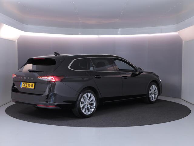 Skoda SUPERB Combi 1.5 TSI MHEV First Edition 150 pk Automaat (DSG) | Verlengde garantie | Navigatie | Parkeersensoren (Park assist) | Rondomzicht camera | Stoelverwarming |