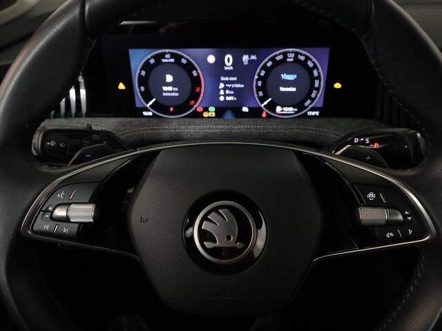 Skoda SUPERB Combi 1.5 TSI MHEV First Edition 150 pk Automaat (DSG) | Verlengde garantie | Navigatie | Parkeersensoren (Park assist) | Rondomzicht camera | Stoelverwarming |