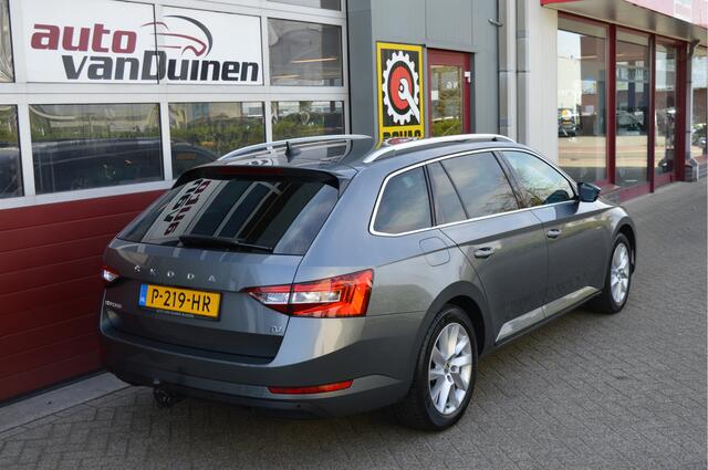 Skoda SUPERB Combi 1.4 TSI iV Business Edition Plus O.a: Trekhaak, Stoelverw, PDC, Camera, Keyless, etc. All-in prijs!