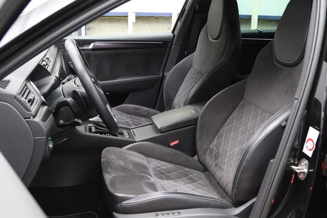 Skoda SUPERB Combi 1.4 TSI iV 218 PK Sportline Business PHEV, Trekhaak, Winterpakket, Memory