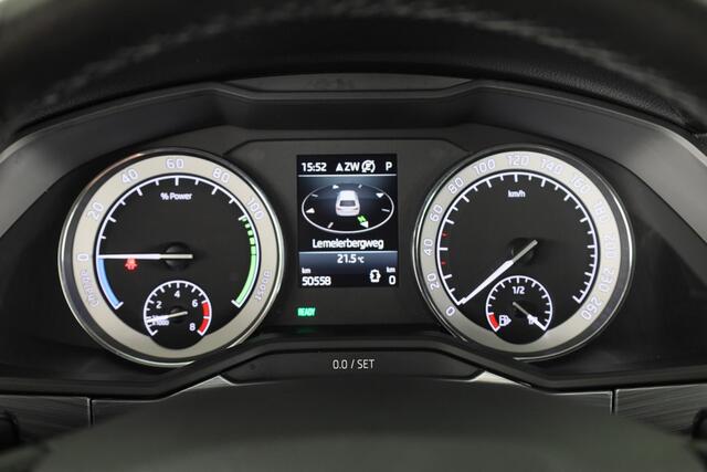 Skoda SUPERB Combi 1.4 TSI iV Business Edition 218PK PHEV | Navigatie | Parkeersensoren | Stoelverwarming | Keyless entry |