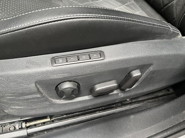 Skoda SUPERB Combi 1.4 TSI iV Sportline / AUTOMAAT/ DCC/ TREKHAAK/ STUUR+STOELVERWARM./ MEMORY SEAT/ DODEHOEK/ PARK.SENSOR.V+A/ CAMERA/ SMARTLINK/ ACC/ KEYLESS/ ELEK.ACHTERKLEP/ DAB/ NAVI/ CLIMA/ LED/ 19'' LMV