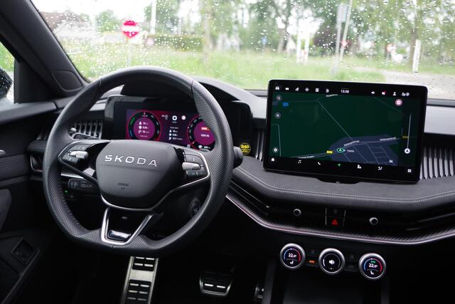 Skoda SUPERB Combi 1.5 TSI PHEV 204 PK Sportline, Panoramadak, Trekhaak, Head-Up Display