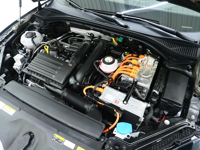 Skoda SUPERB Combi 1.4 TSI iV 218PK | Leder | Trekhaak | Memory | Virtual | Camera | Adaptive Cruise | Carplay
