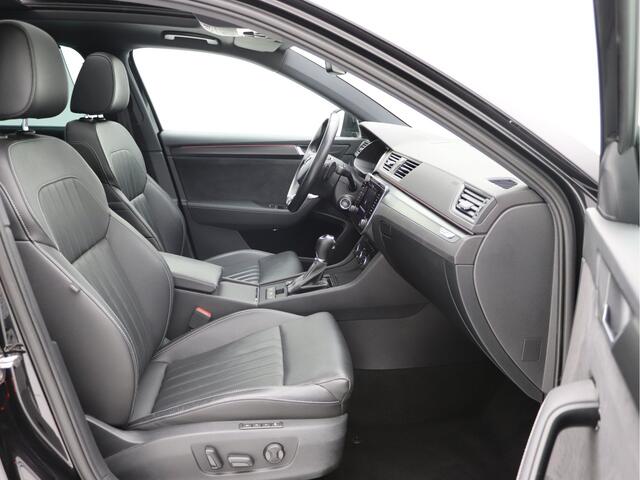 Skoda SUPERB Combi 1.4 TSI iV Sportline Pano, Stoelventilatie, Memory, Trekhaak