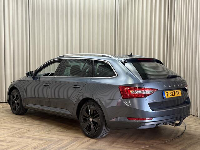 Skoda SUPERB Combi 1.4 TSI iV Carplay / 18'' LMV / Trekhaak / Adaptive Cruise / LED / Navigatie / PDC V&A