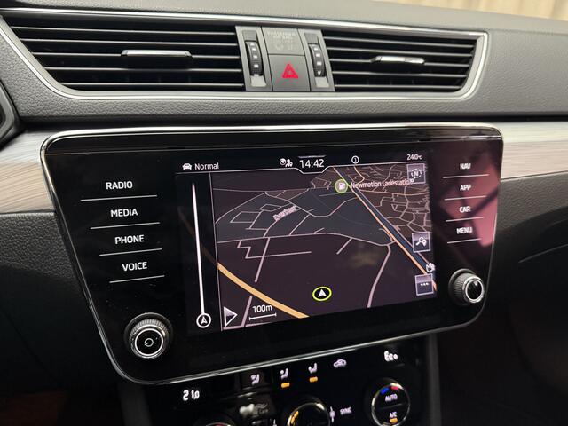 Skoda SUPERB Combi 1.4 TSI iV Carplay / 18'' LMV / Trekhaak / Adaptive Cruise / LED / Navigatie / PDC V&A