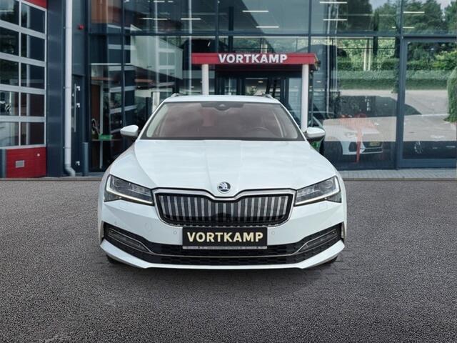 Skoda SUPERB 1.4 TSI iV STYLE TREKHAAK/360-CAM/ELEK-KLEP/ACC/MEM/LED/STOEL+STUURVERW