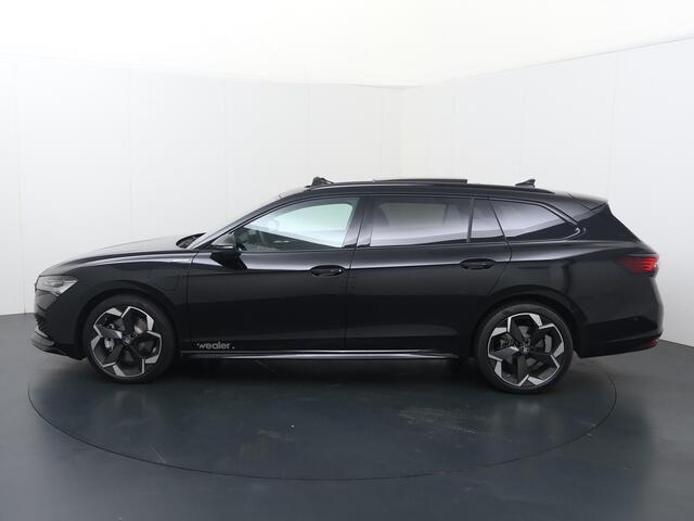 Skoda SUPERB Combi 1.5 TSI PHEV Sportline Business 204 PK | Trekhaak | DCC | Panorama dak | 19" Lichtmetalen velgen |