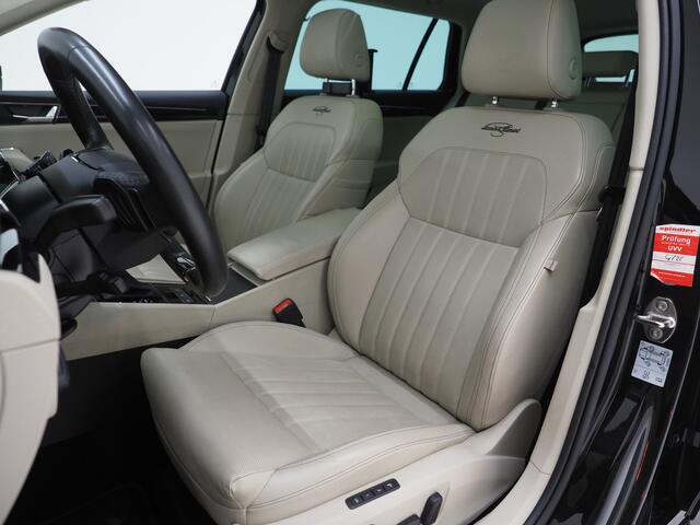 Skoda SUPERB Combi 1.4 TSI iV Laurin & Klement | Panoramadak | Leder | Trekhaak | Massage | Canton | Keyless | Adaptive Cruise