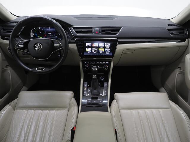 Skoda SUPERB Combi 1.4 TSI iV Laurin & Klement | Panoramadak | Leder | Trekhaak | Massage | Canton | Keyless | Adaptive Cruise