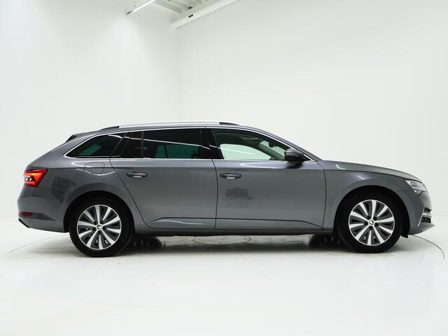 Skoda SUPERB Combi 1.4 TSI iV Style | Leder/Alcantara | Camera | Keyless | Memory | Virtual | Adaptive Cruise | Sfeerlicht