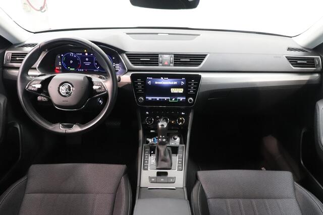 Skoda SUPERB Combi 1.4 TSI iV Business Edition Plus | Camera | SoH 100% | El. stoelen & achterklep | LED koplampen | Navigatie |