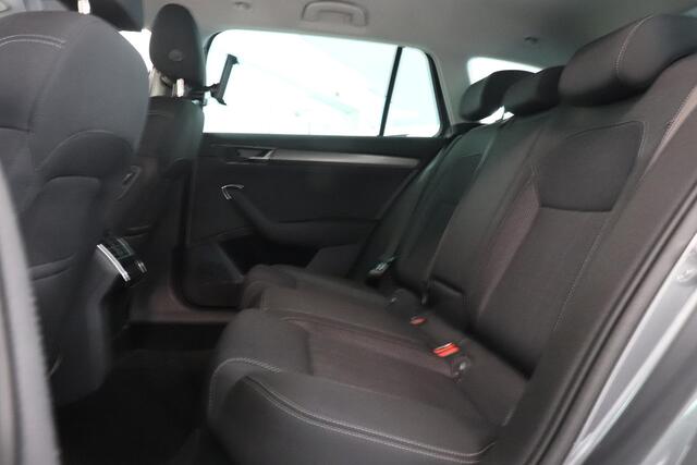 Skoda SUPERB Combi 1.4 TSI iV Business Edition Plus | Camera | SoH 100% | El. stoelen & achterklep | LED koplampen | Navigatie |
