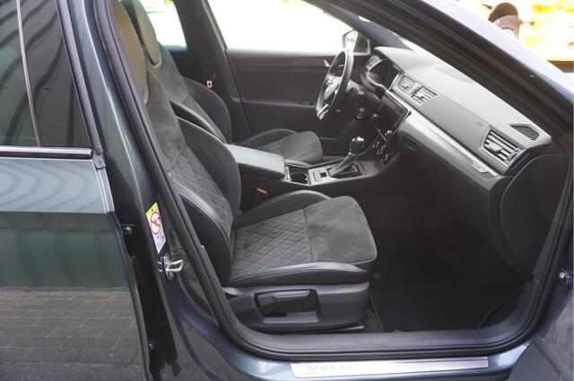 Skoda SUPERB Combi 1.4TSI iV Sportline Business PHEV + Trekhaak/ Camera/ LED/ Full Options/ Schitterend!